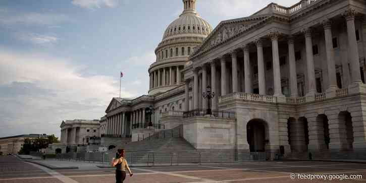 'Our country and economy cannot wait': 36 bipartisan experts urge Congress to pass a stimulus package with federal unemployment benefits and small-business aid
