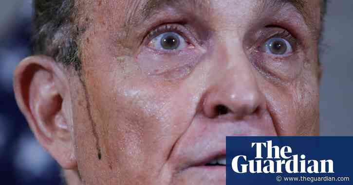 Sweaty Rudy Giuliani suffers hair malfunction in latest bizarre press conference