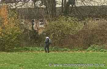 Woman flees threatening man in Wandle Park