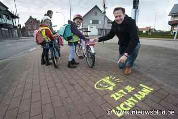 Street tags vragen fietsers om licht aan te steken