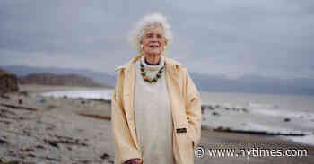 Jan Morris, Celebrated Writer of Place and History, Is Dead at 94