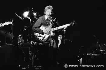 Bob Dylan papers, including unpublished lyrics, sell for $495K