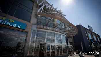 Multiple GTA malls extend weekend hours ahead of lockdown