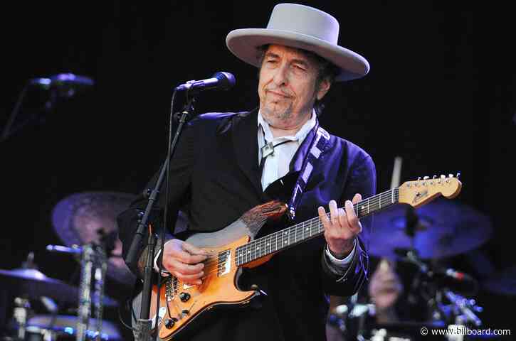 Bob Dylan Papers, Including Unpublished Lyrics, Sell for $495K at Auction