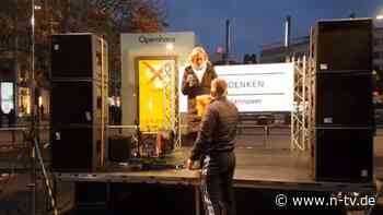 Eklat bei "Querdenken"-Demo: Rednerin empört mit Sophie-Scholl-Vergleich
