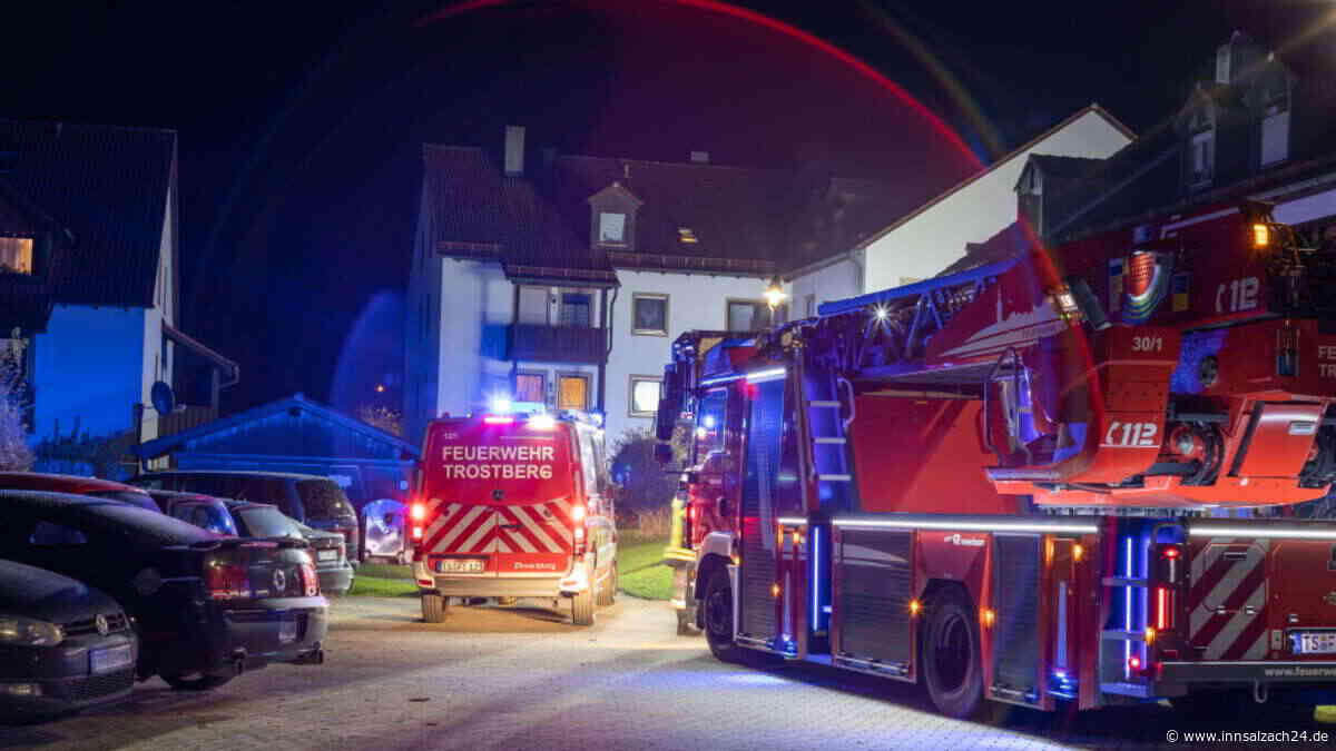 Trostberg: Feuerwehreinsatz wegen Balkonbrand in Wohnhaus - innsalzach24.de