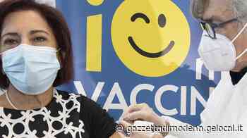 Se sei a rischio manca, se paghi c’è. Vaccini a Modena, finita la settimana più difficile - La Gazzetta di Modena