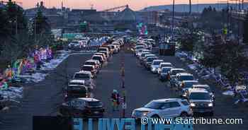 Live-streamed and socially distanced, Duluth Christmas light spectacle carries on