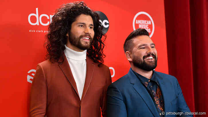 Dan + Shay Win Two American Music Awards For Their Song ‘10,000 Hours’