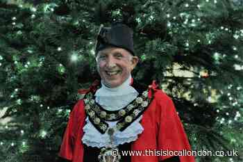 Twickenham businesses collaborate for Christmas lights display
