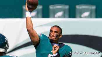 Eagles could bench Carson Wentz, but move to Jalen Hurts is tricky