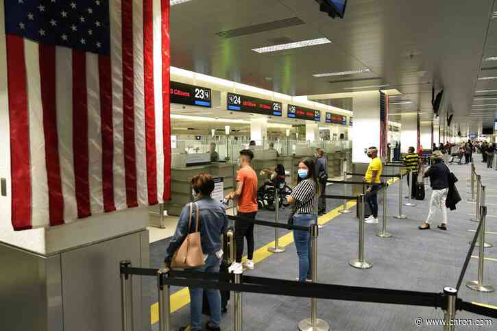 Many Americans flying for holiday despite CDC pleas