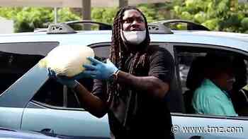 Marshawn Lynch Goes Feast Mode, Hands Out Turkeys In Hawaii