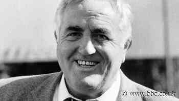 Ray Prosser: Pontypool coaching legend and Wales prop dies aged 93 - BBC Sport