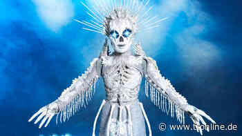 "The Masked Singer"-Finale: Wer steckt im Skelett-Kostüm mit Swarovski-Steinen? - t-online
