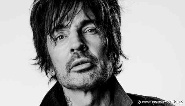 MÖTLEY CRÜE's TOMMY LEE Welcomed Arrival Of NIRVANA 'With The Biggest Open Arms On The Planet'