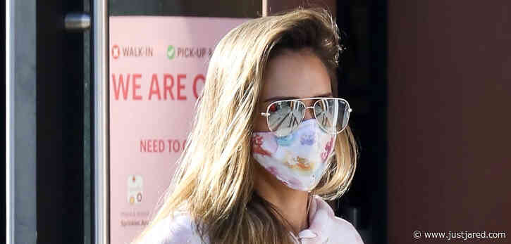 Jessica Alba Masks Up While Out Picking Up Lunch to Go
