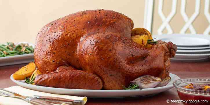 People want smaller turkeys this Thanksgiving for their smaller gatherings, but supermarkets stocked up on big ones