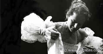 Betty Jones, Founding Member of Limón Troupe, Dies at 94