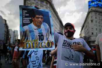 Hinchas se reunieron en el Obelisco de Buenos Aires para despedir a Diego Maradona - AlAireLibre.cl