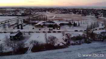 Manitoba town's hospital closure inspires emotional tribute as staff shift to fight COVID-19 at care home