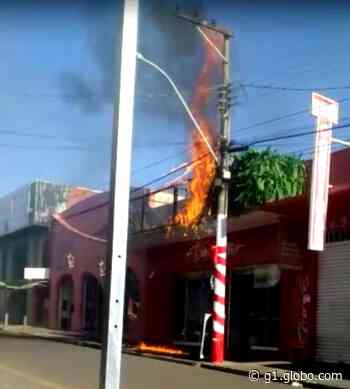 Incêndio atinge loja de cortinas e enxovais em Ibitinga - G1