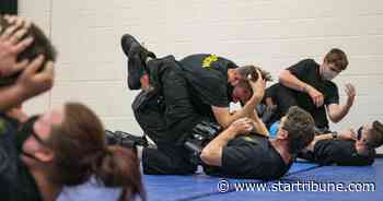 Police departments face a flood of retirees and it's a tough sell to new recruits