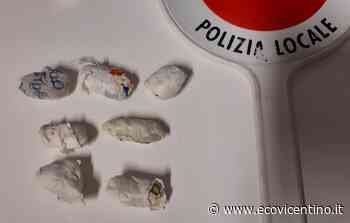 Marijuana al parco giochi: la locale interrompe la festa. Ma... l'erba è gettata a terra - L'Eco Vicentino