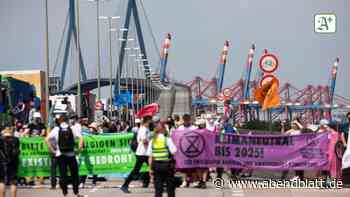 Hamburger Hafen: Köhlbrandbrücke von Extinction Rebellion blockiert