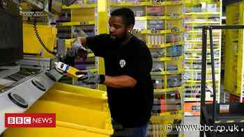 Amazon spends $500m on bonuses for Christmas staff