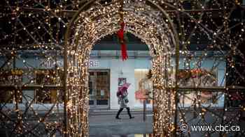 What Canadians need to know about COVID-19 before gathering over the holidays