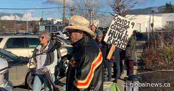 Coronavirus: Anti-mask protesters gather in Salmon Arm, Kelowna - Global News