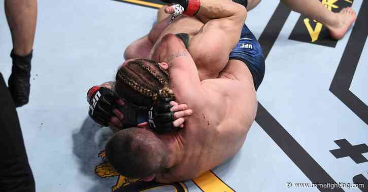 UFC Vegas 15 video: Nathan Maness completes comeback with rear-naked choke of Luke Sanders