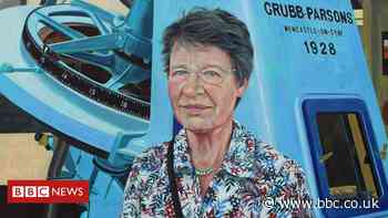 Dame Jocelyn Bell-Burnell: Portrait honour for 'trailblazing' NI scientist