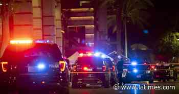 2 shot and killed at Sacramento mall on Black Friday - Los Angeles Times