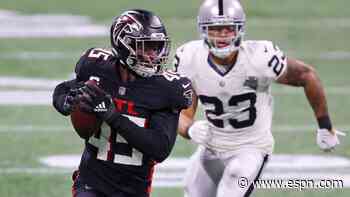 Falcons' Deion Jones picks off Raiders' Derek Carr, goes 67 yards for the TD
