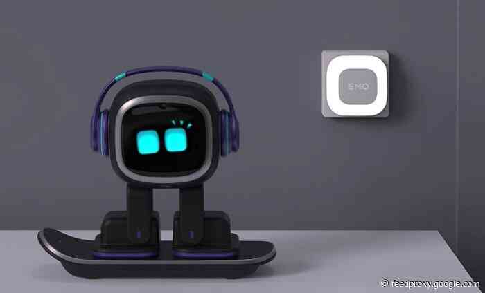 Emo AI desktop pet with personality, voice assistant and more