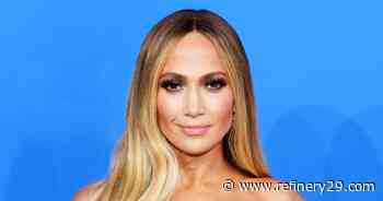 J.Lo Showed Off A Blonde Wavy Lob At The AMAs - Refinery29