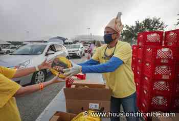 'There is so much need': Houston Thanksgiving food drive serves 7,600 vehicles - Houston Chronicle