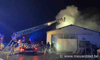 Houten kistjes verwoest bij uitslaande loodsbrand