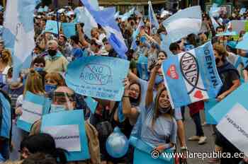 Miles de activistas provida se manifiestan en Buenos Aires - La República Ecuador