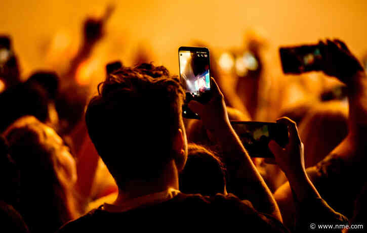 England’s live music industry responds to sale of alcohol being allowed at gigs: “We have been listened to”