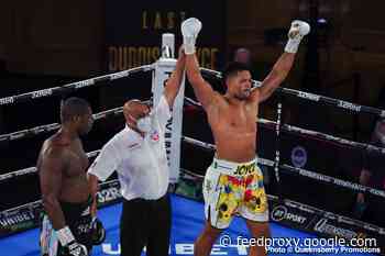 Frank Warren fires back at Hearn about Dubois eye injury 