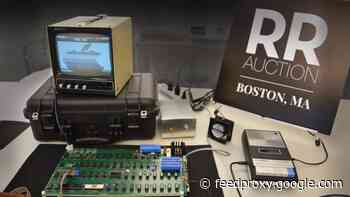 Working Apple 1 computer with Woz Box headed to auction (Video)