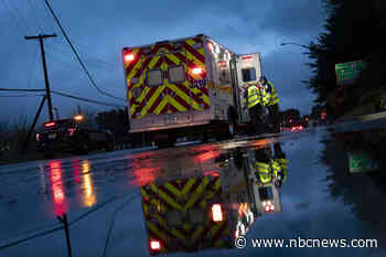 911 system in U.S. 'at a breaking point,' ambulance group says