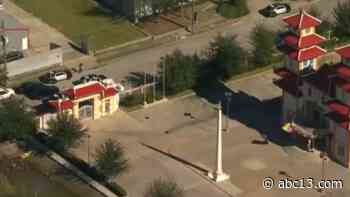 Man's body found on sidewalk in front of SW Houston temple - KTRK-TV