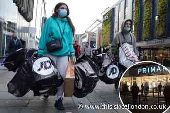 Covid-19: People flock to London shops for 'Wild Wednesday'