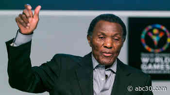 Rafer Johnson, 1960 Olympic champion and Kingsburg HS grad, dies at 86