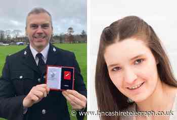 Police officer receives bravery award for saving kids and mum's life from fire