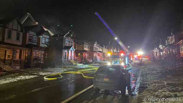 Fire spreads to multiple homes in northwest neighbourhood
